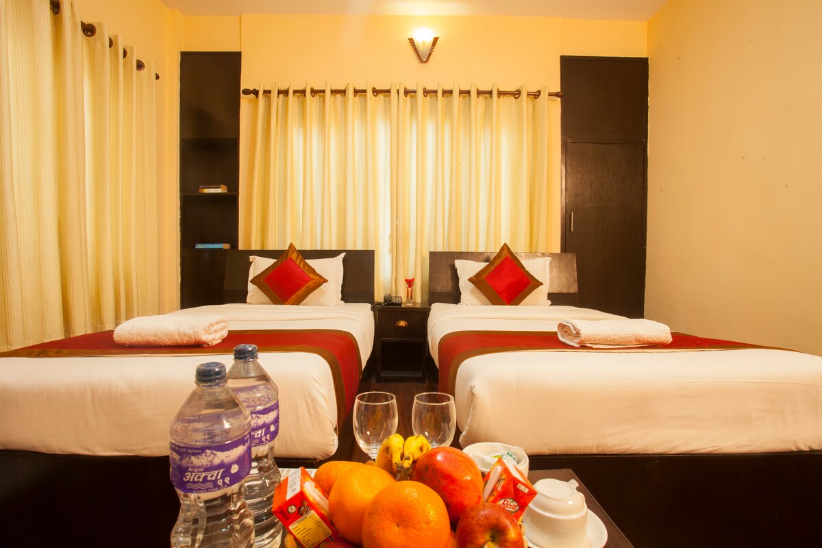 Deluxe Twin Beds Room in peaceful Atmosphere