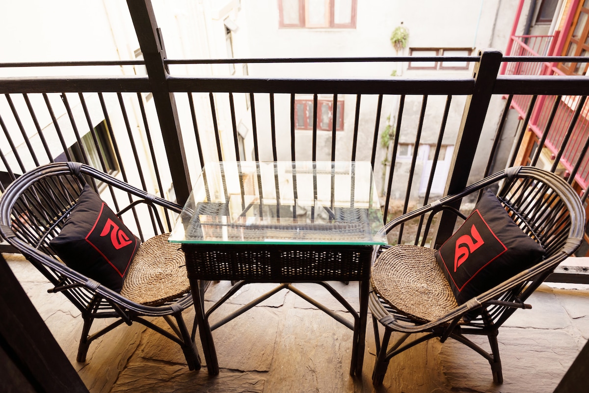 Large Plush room, Serviced Legacy Home of Patan — photo