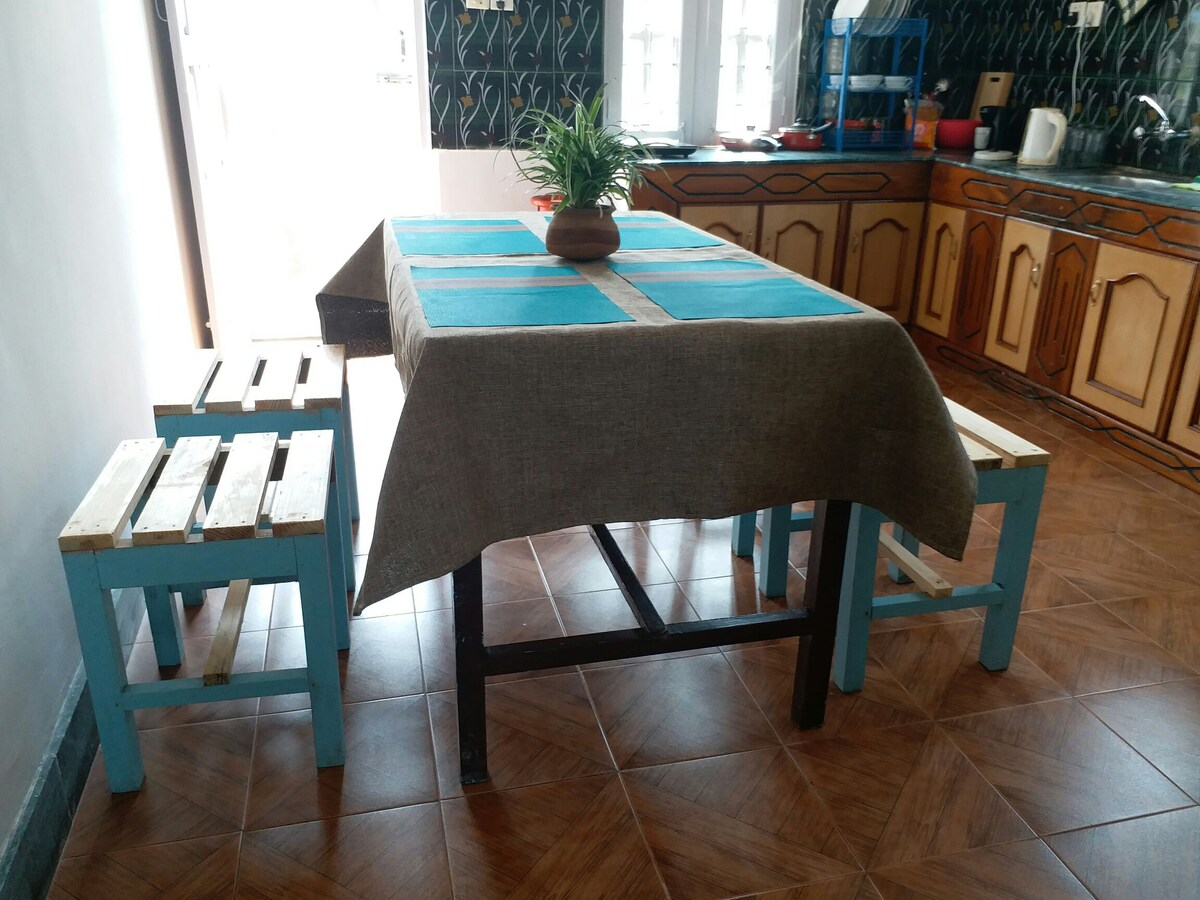 Apartment with lake moutain view(2 rooms, kitchen) — photo