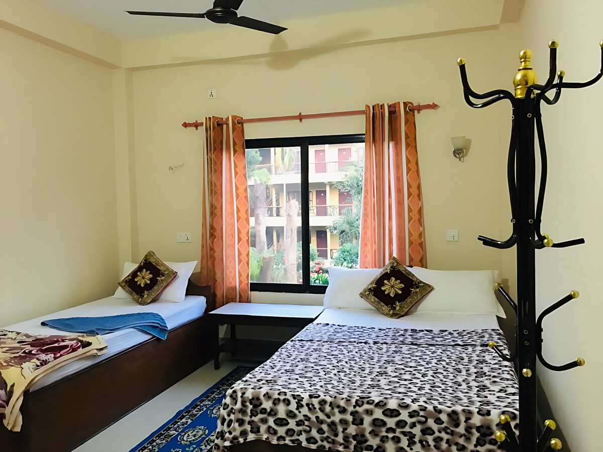 Comfort Rooms in Sauraha, Chitwan National Park — photo