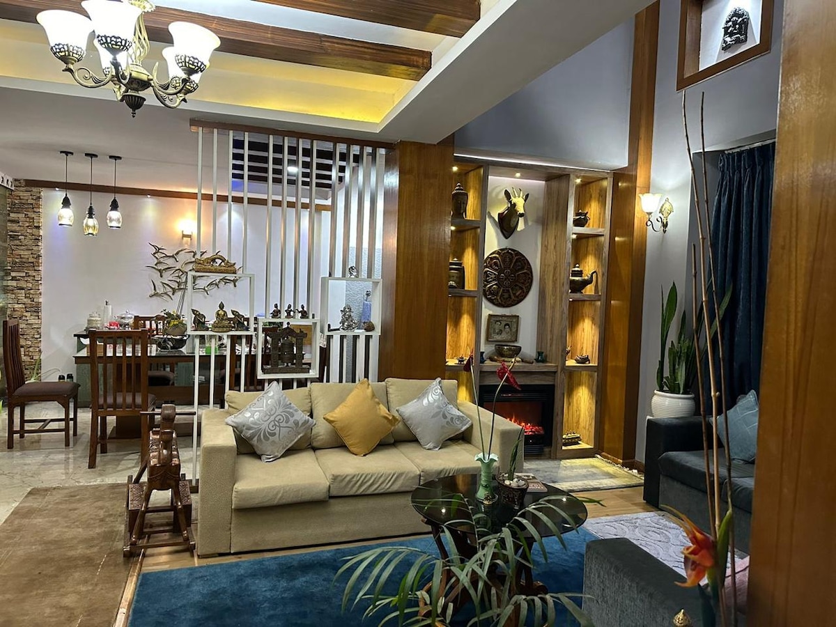 Ground Floor Room|Garden|Nearby Monastery/Temple — photo