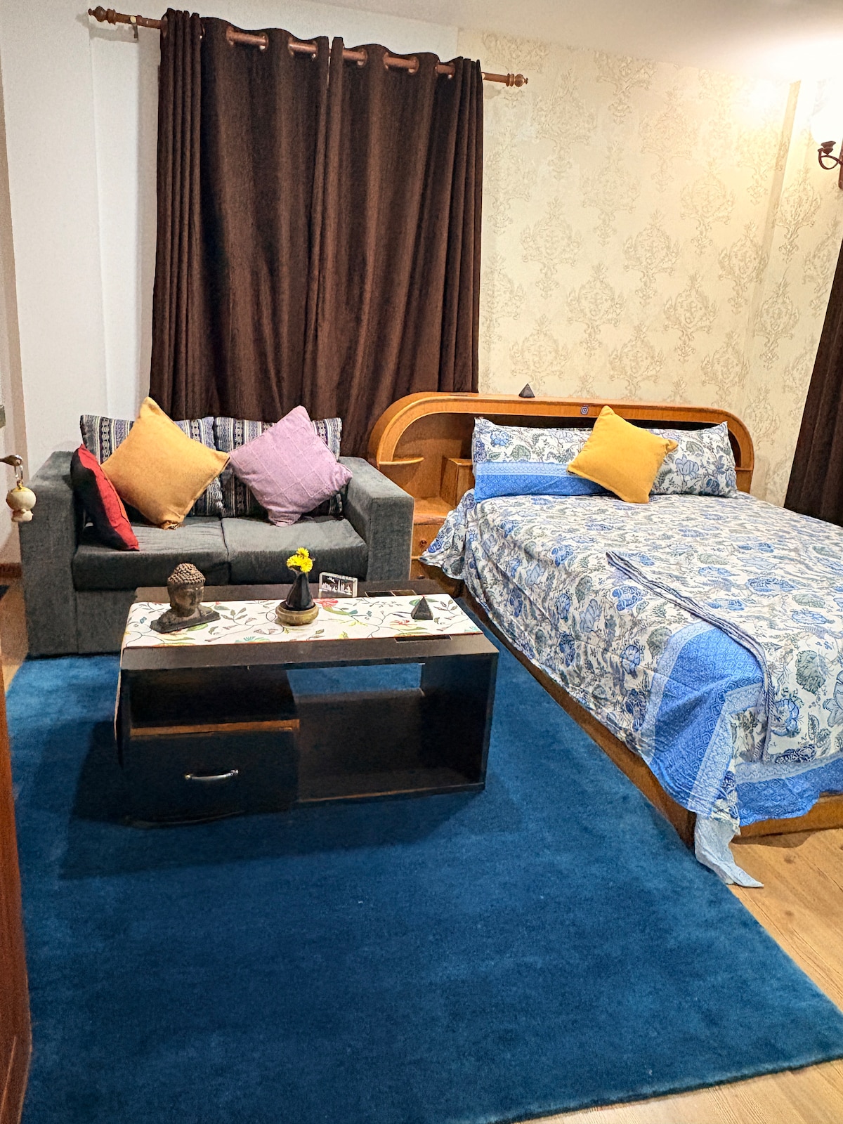 Ground Floor Room|Garden|Nearby Monastery/Temple — photo