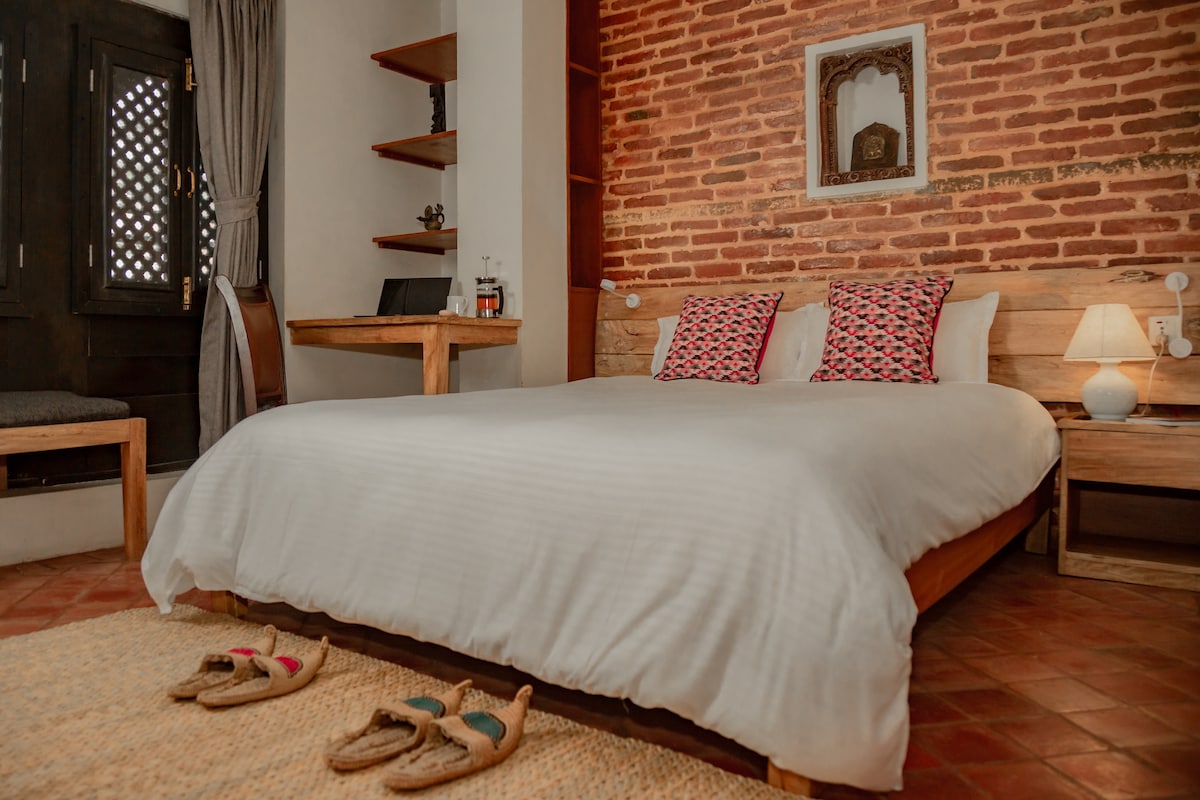 Charming Newari Studio | Walk to Patan Square