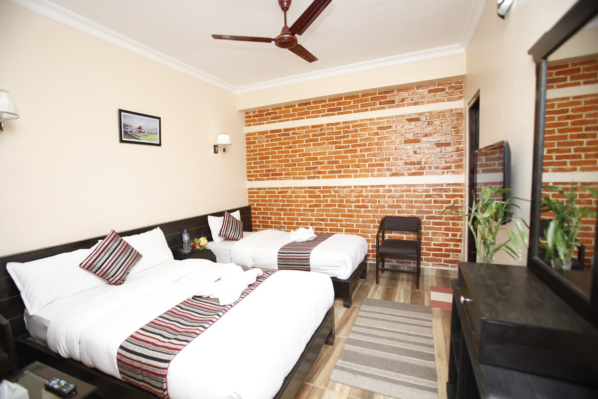 Deluxe room at hotel sublime — photo