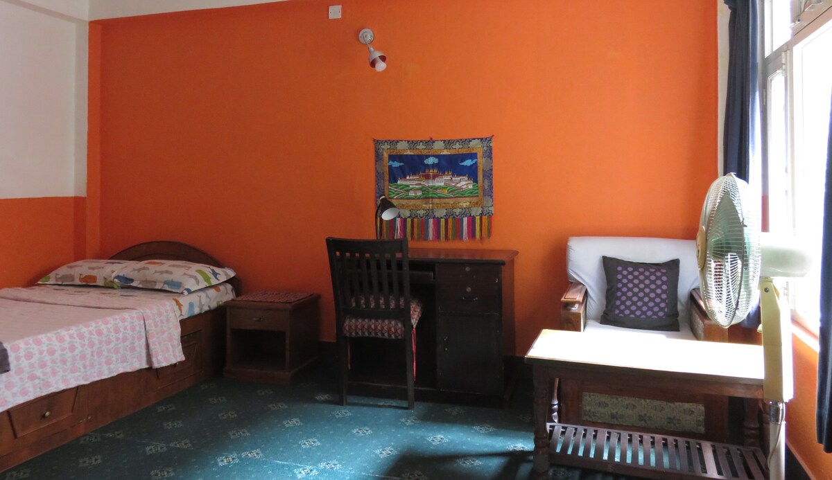 Small apartment with breakfast in local home — photo