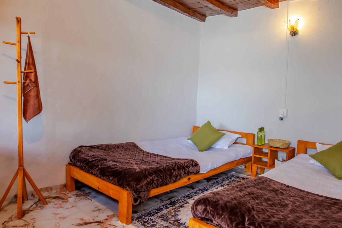 Tapas Stays, Traditional Nepali Home w/ Lake View — photo