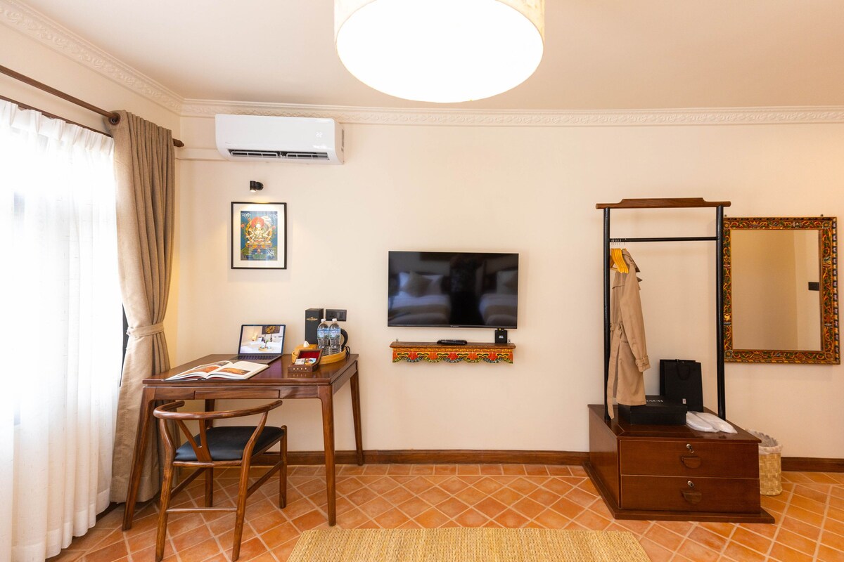 SUPER HOST | Superior Twin/King Bed with Breakfast — photo