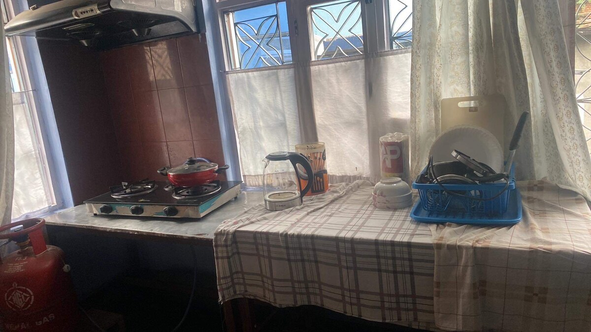 Quiet Cozy Apartment near Airport |Family Friendly — photo