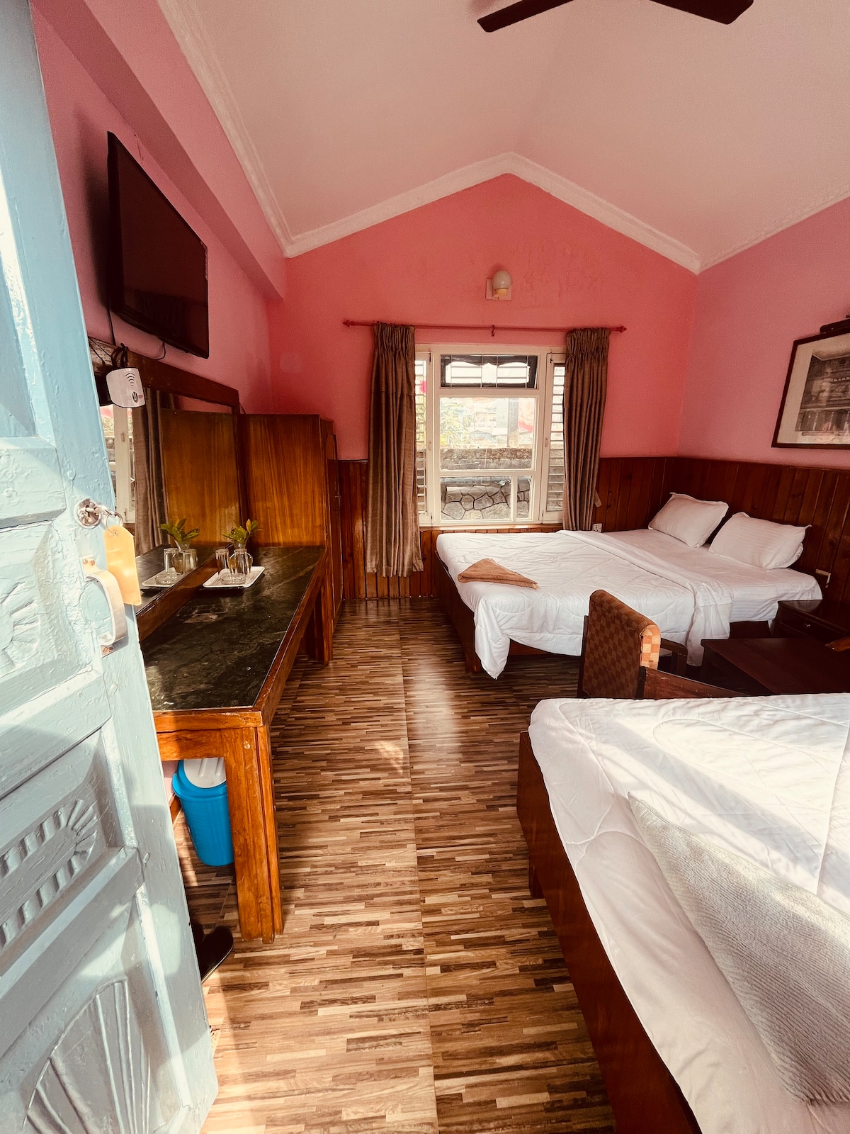 Deluxe room for 2 with attached bath and wifi — photo