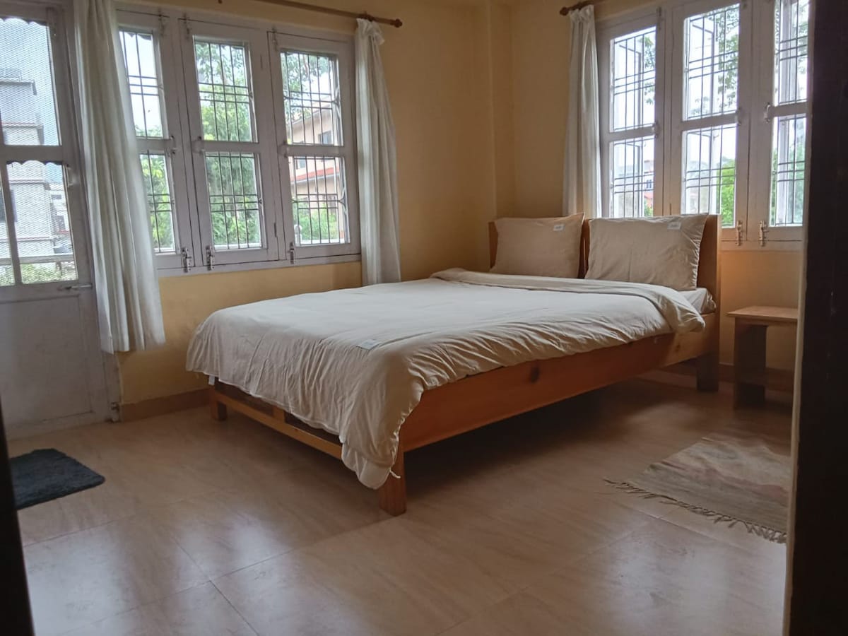 Sunny walkup near the fewa lake — photo