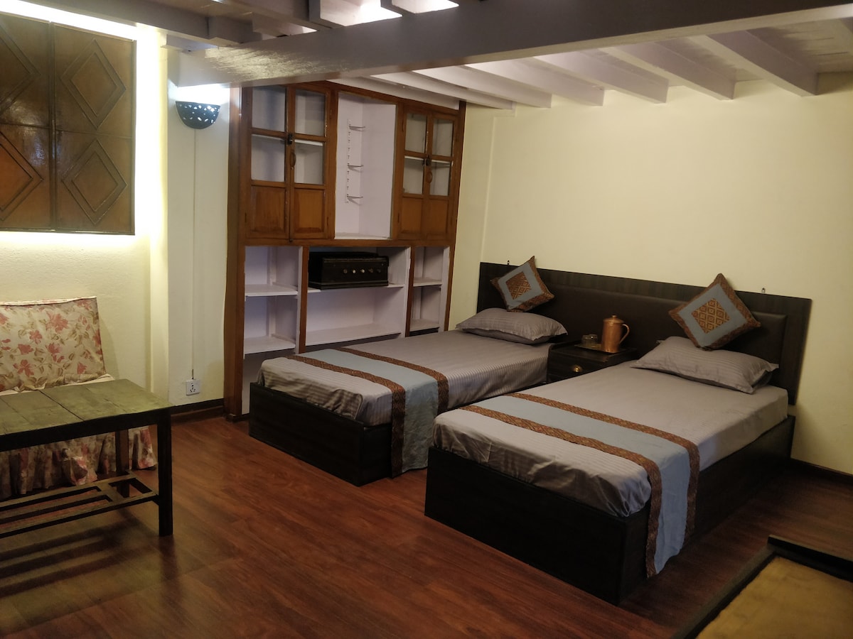 Mani homes (Pancha Buddha room) — photo