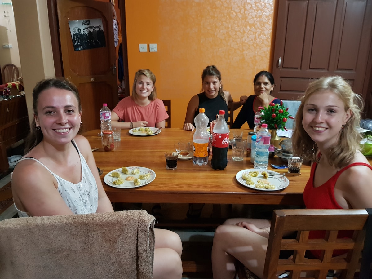 Lavish Room w/ homely feel at Hotel Diplomat — photo