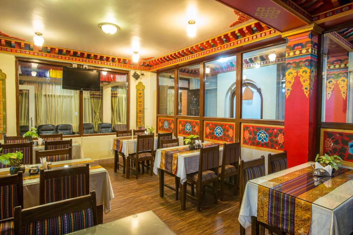 Hotel Yambu — photo