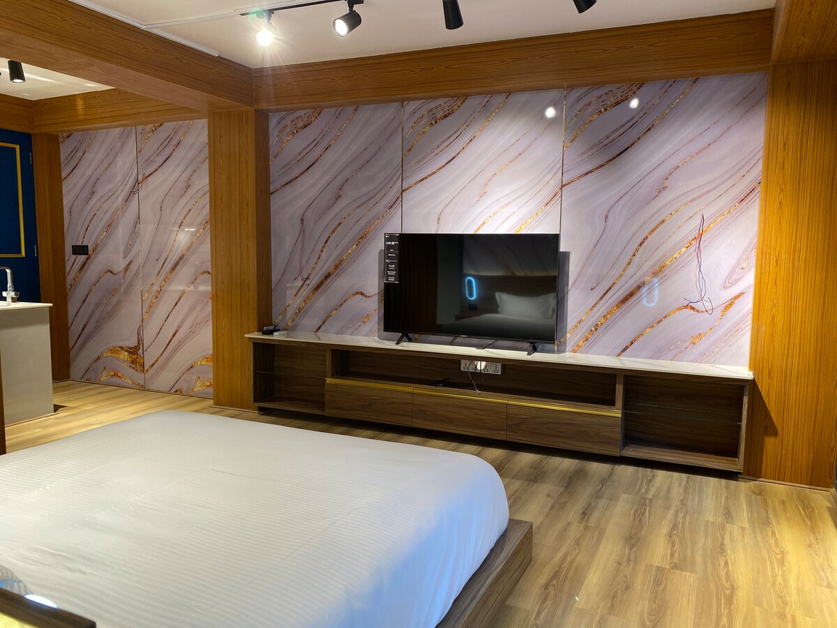 Spacious & modern 750 Sq. Ft studio in Thamel — photo