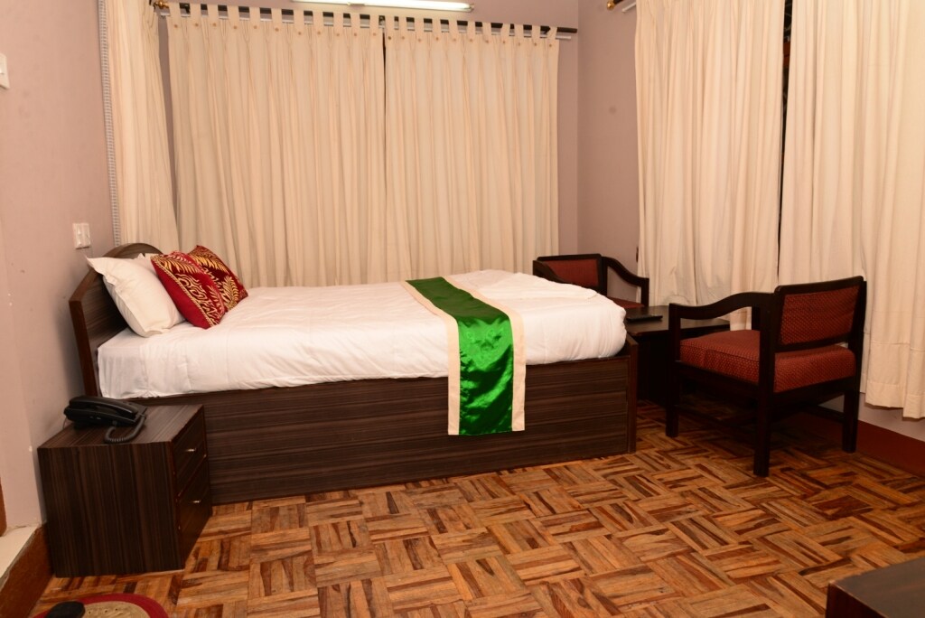 Hotel Green Horizon Deluxe King Bed (2Pax)