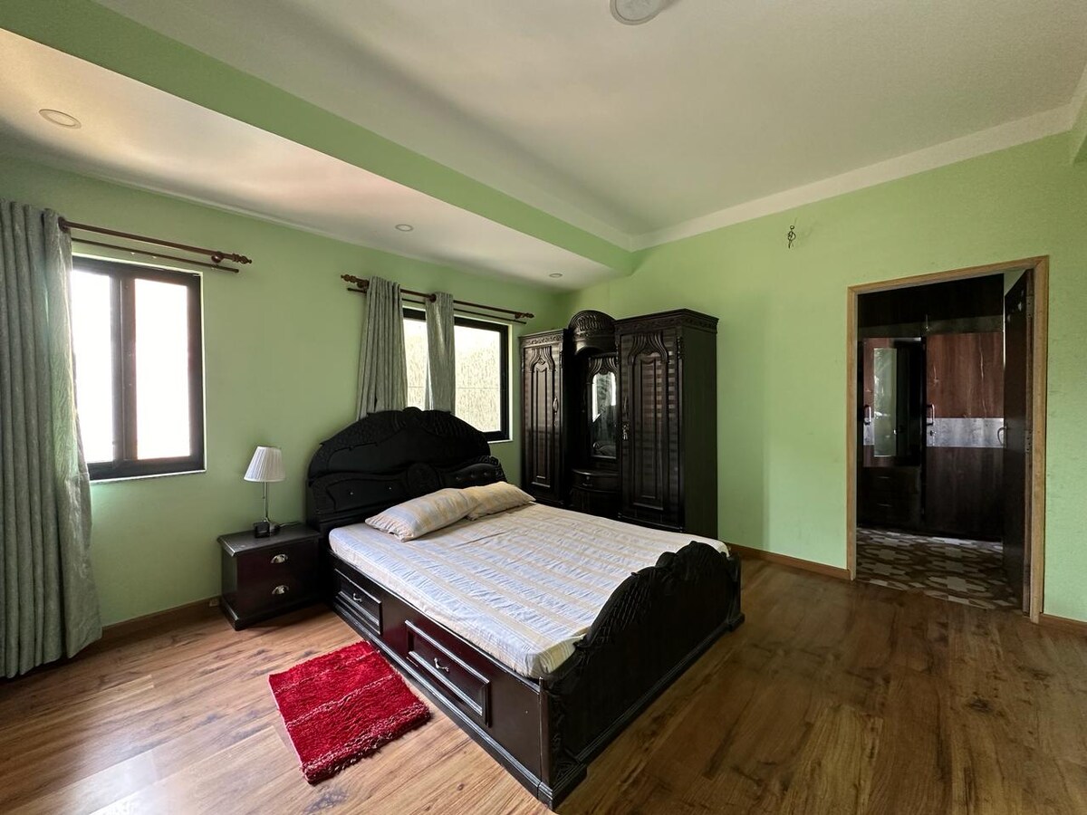 Masterbedroom and attached bath
