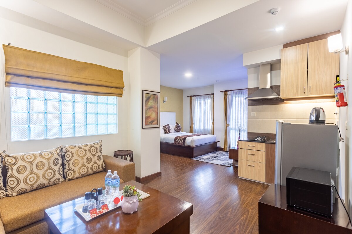 Studio with balcony no bathtub