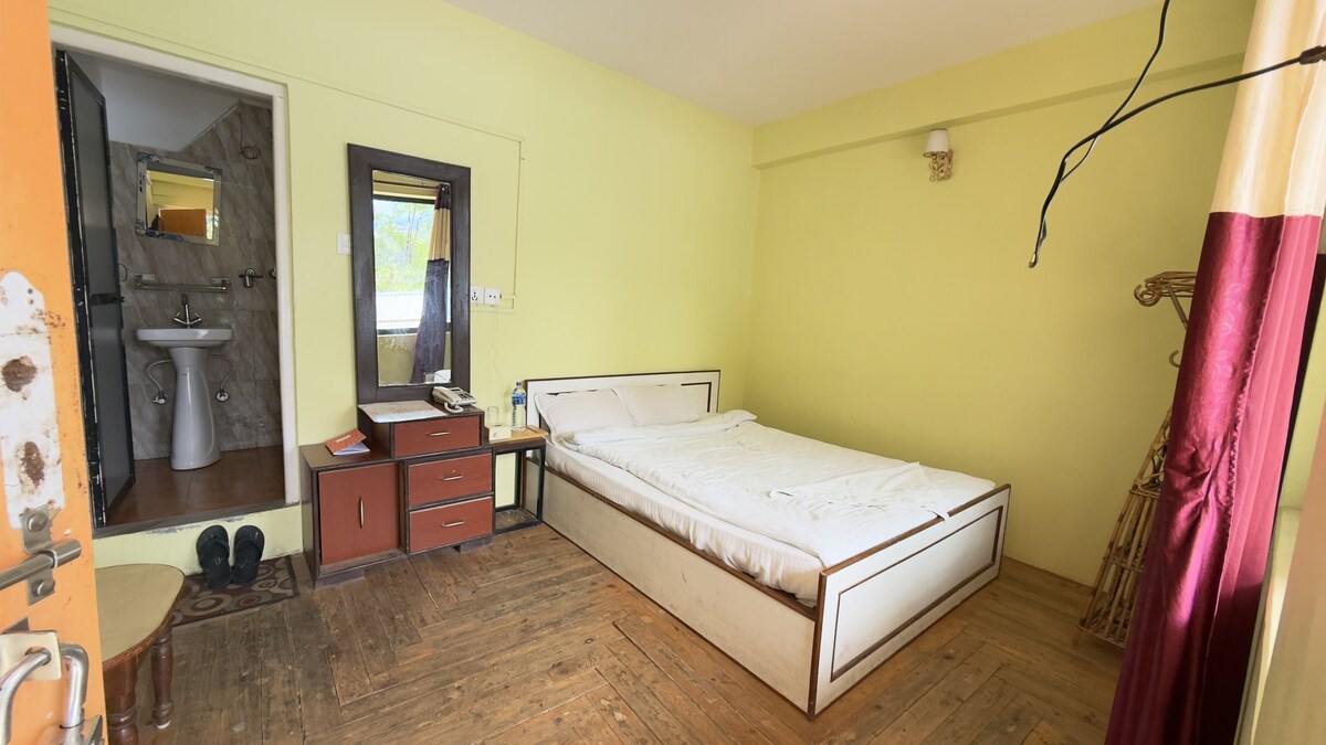Clean & Spacious Room with bathroom attached