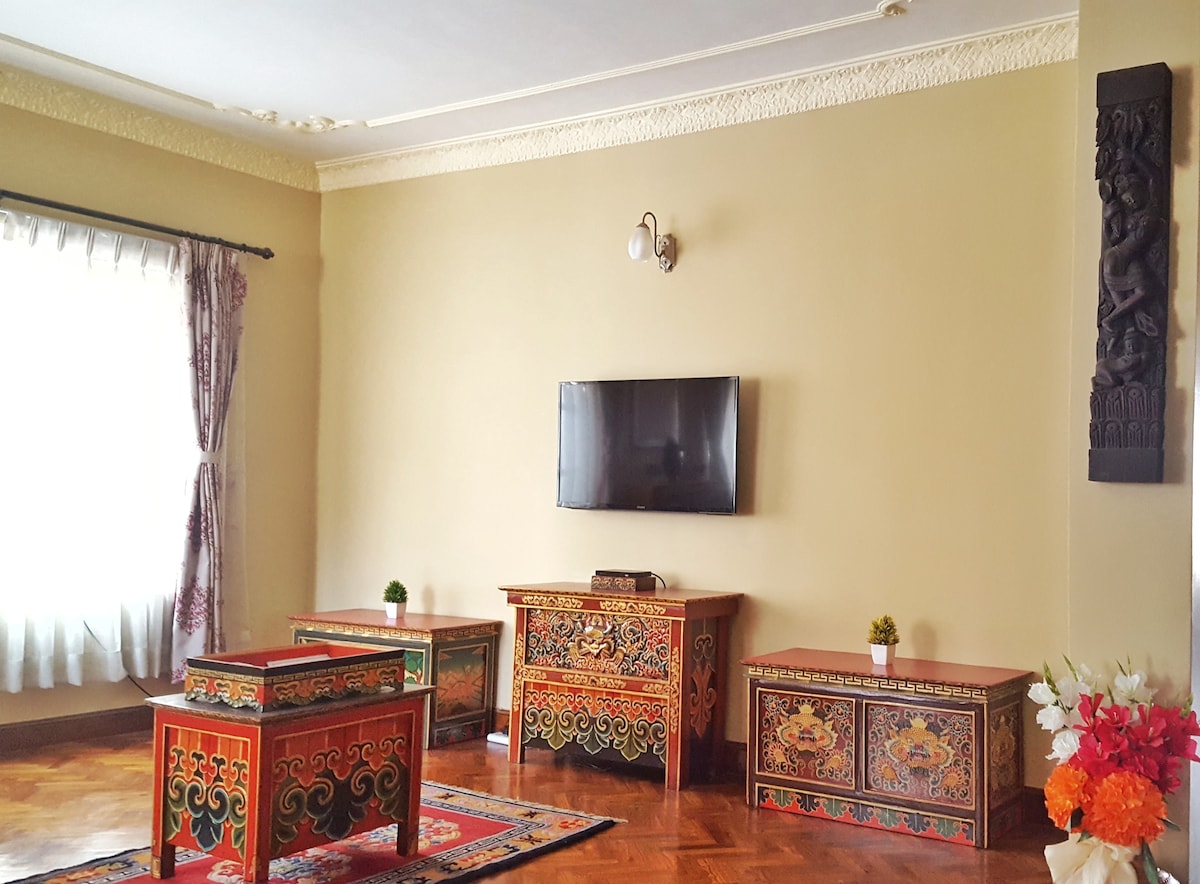 SUPERHOST | Boutique 1BHK Tibet Designer Apartment — photo