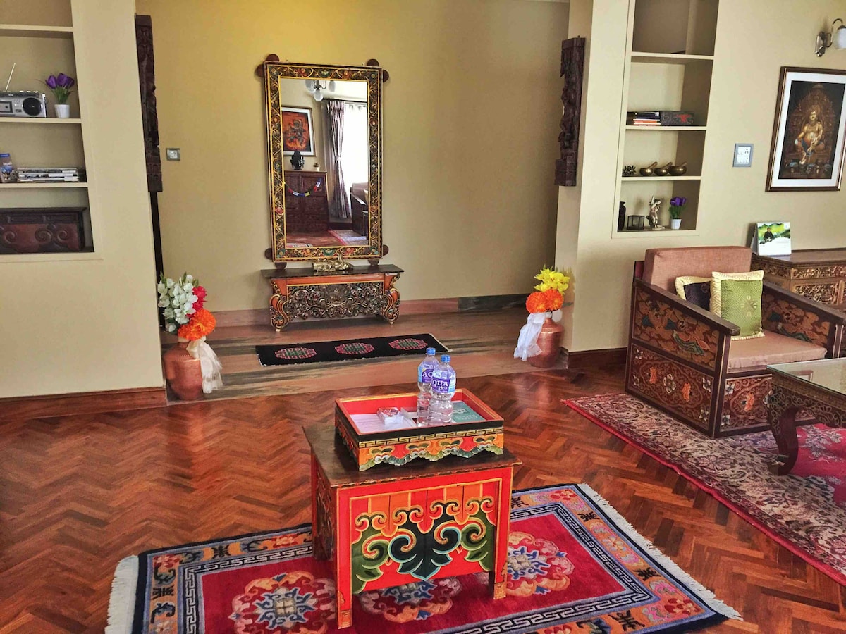 SUPERHOST | Boutique 1BHK Tibet Designer Apartment — photo