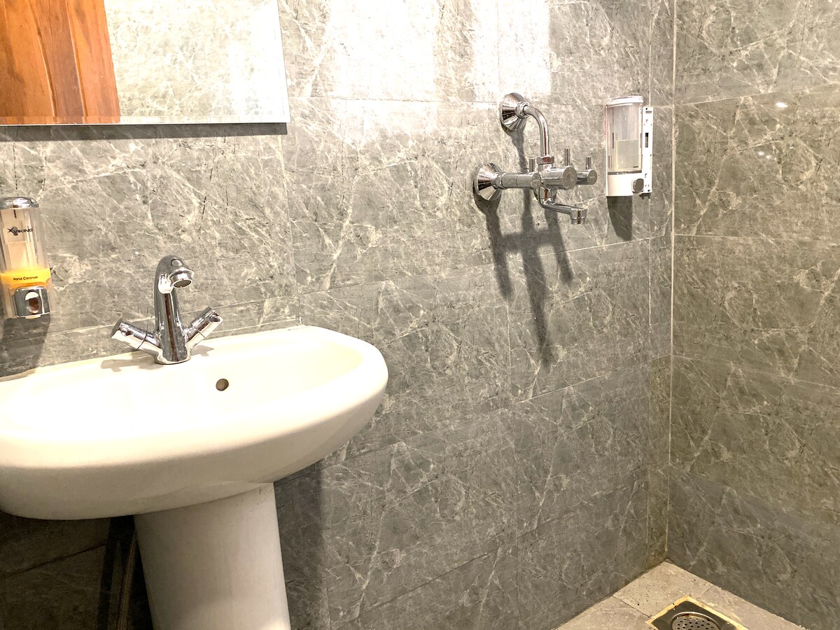 Deluxe Room with Attached bath Room — photo