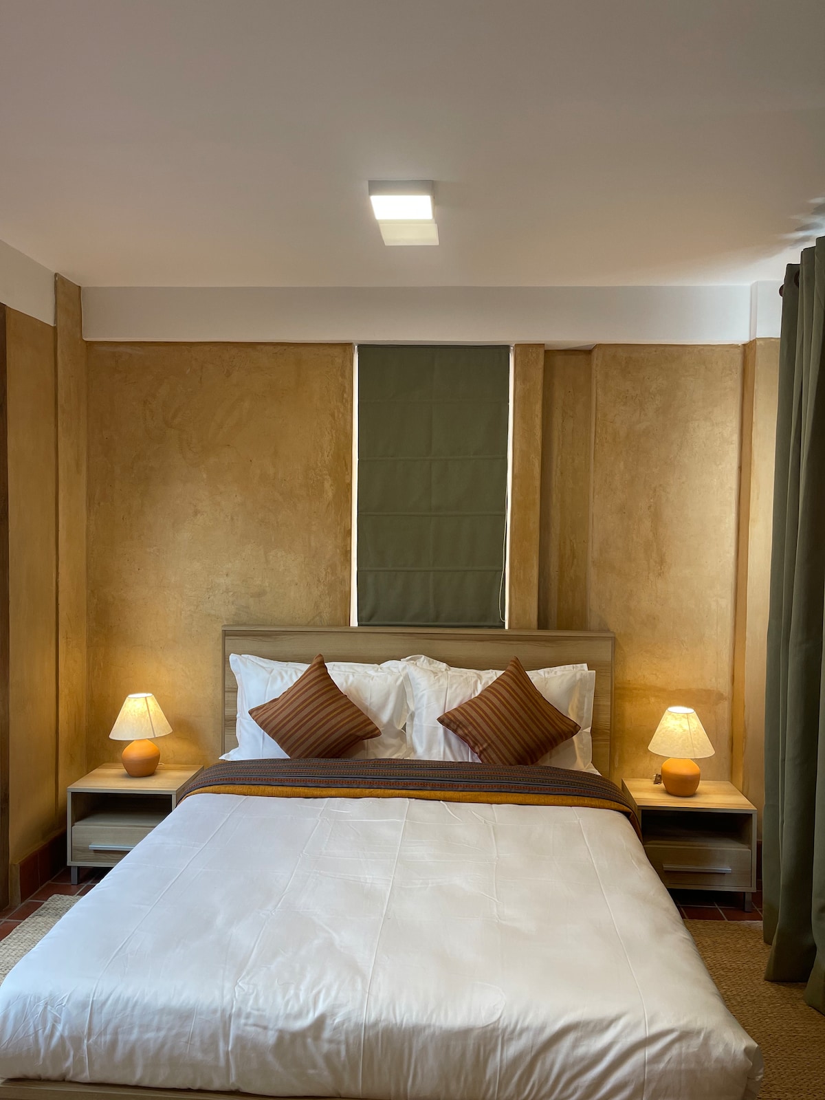 A Pristine Modern Studio In The Ancient Streets. — photo