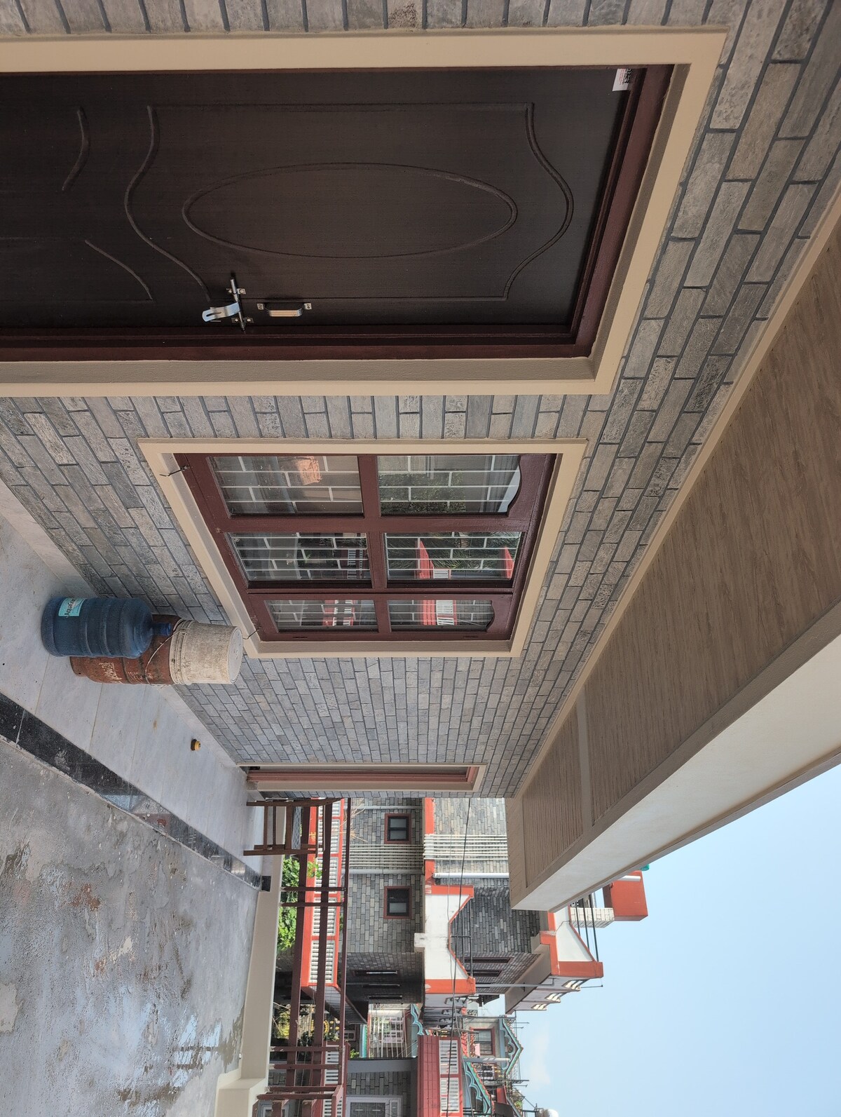 Quiet rooftop room with a view