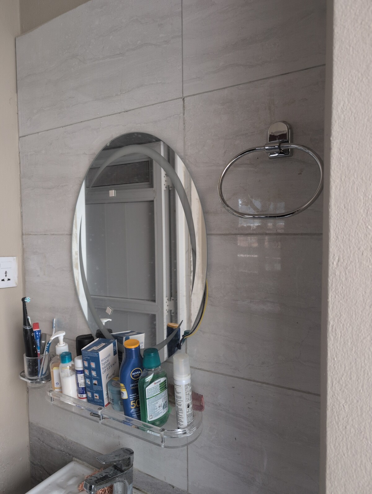 Quiet rooftop room with a view — photo