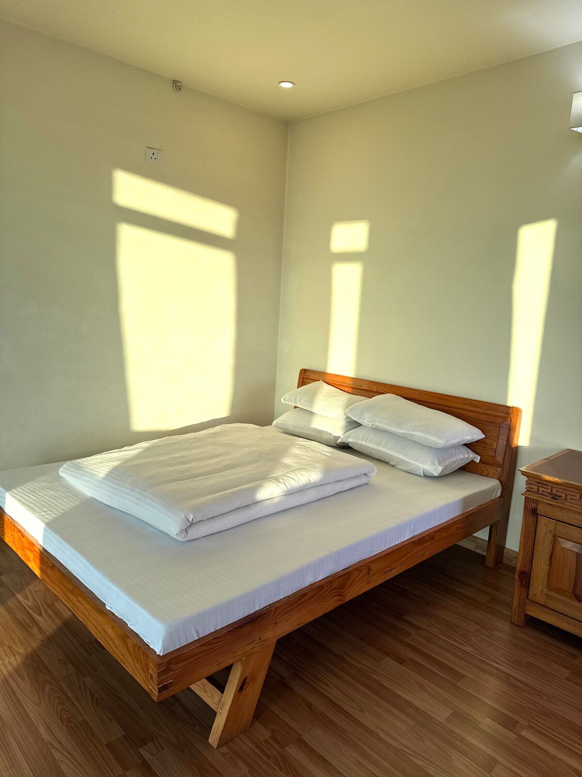 Deluxe B&B Room with panoramic Mountain View — photo