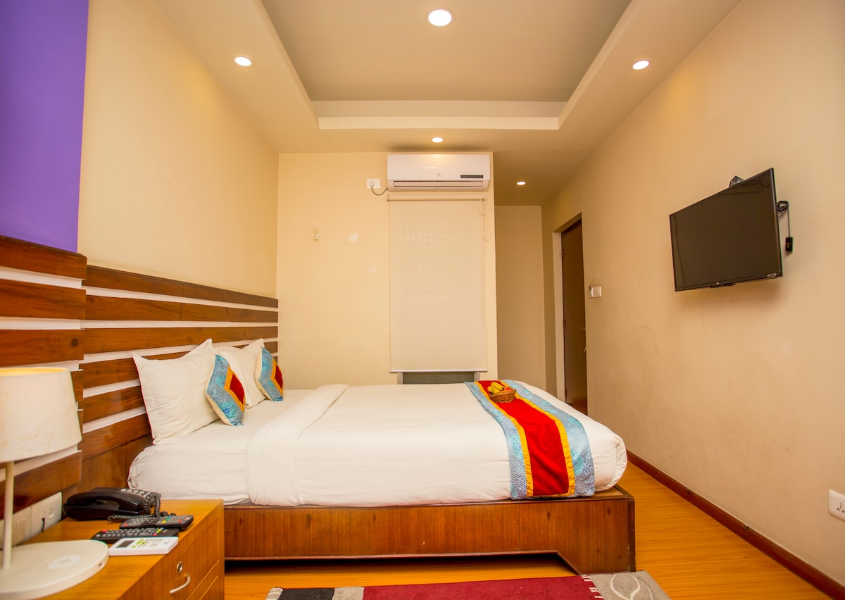 Cozy Room (Queen Bed) in Thamel — photo