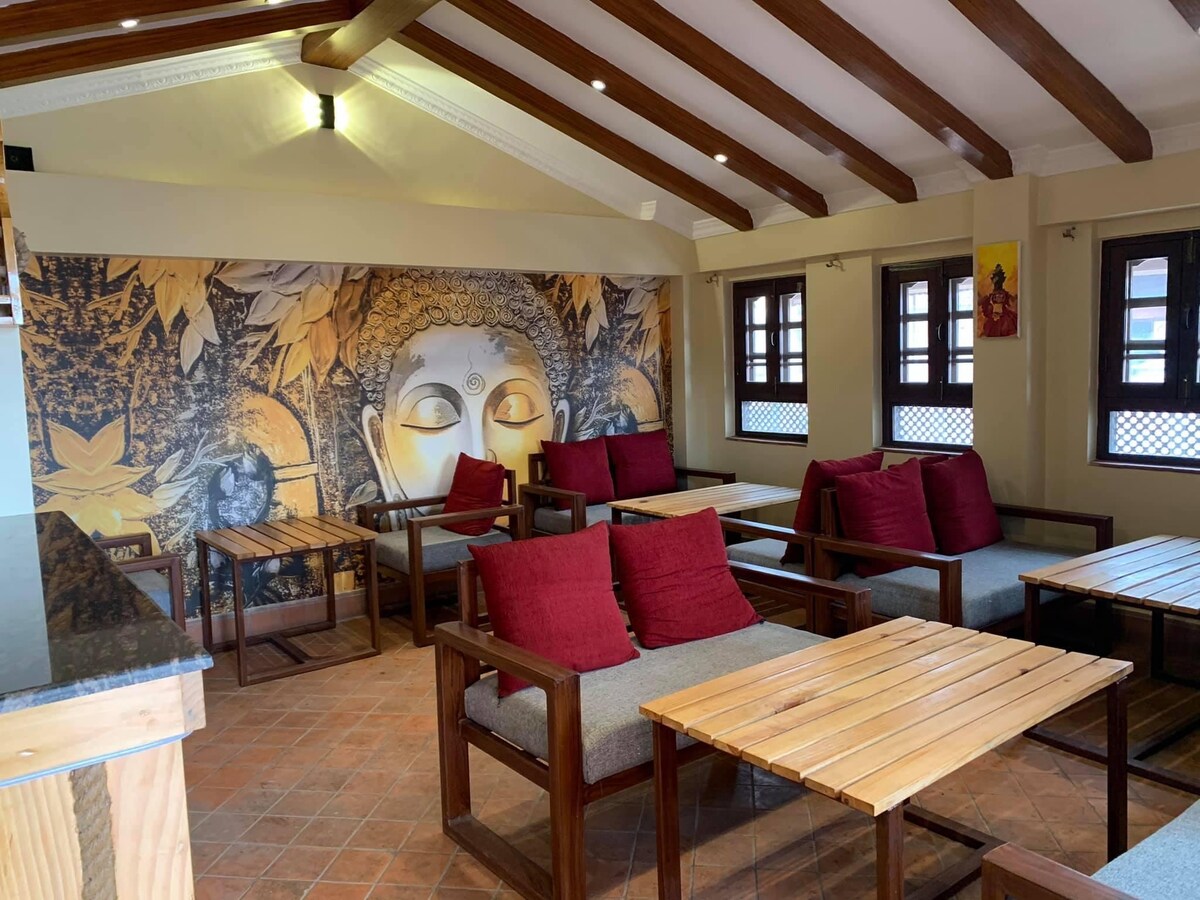 Hotel Empire & Rooftop Restaurant — photo