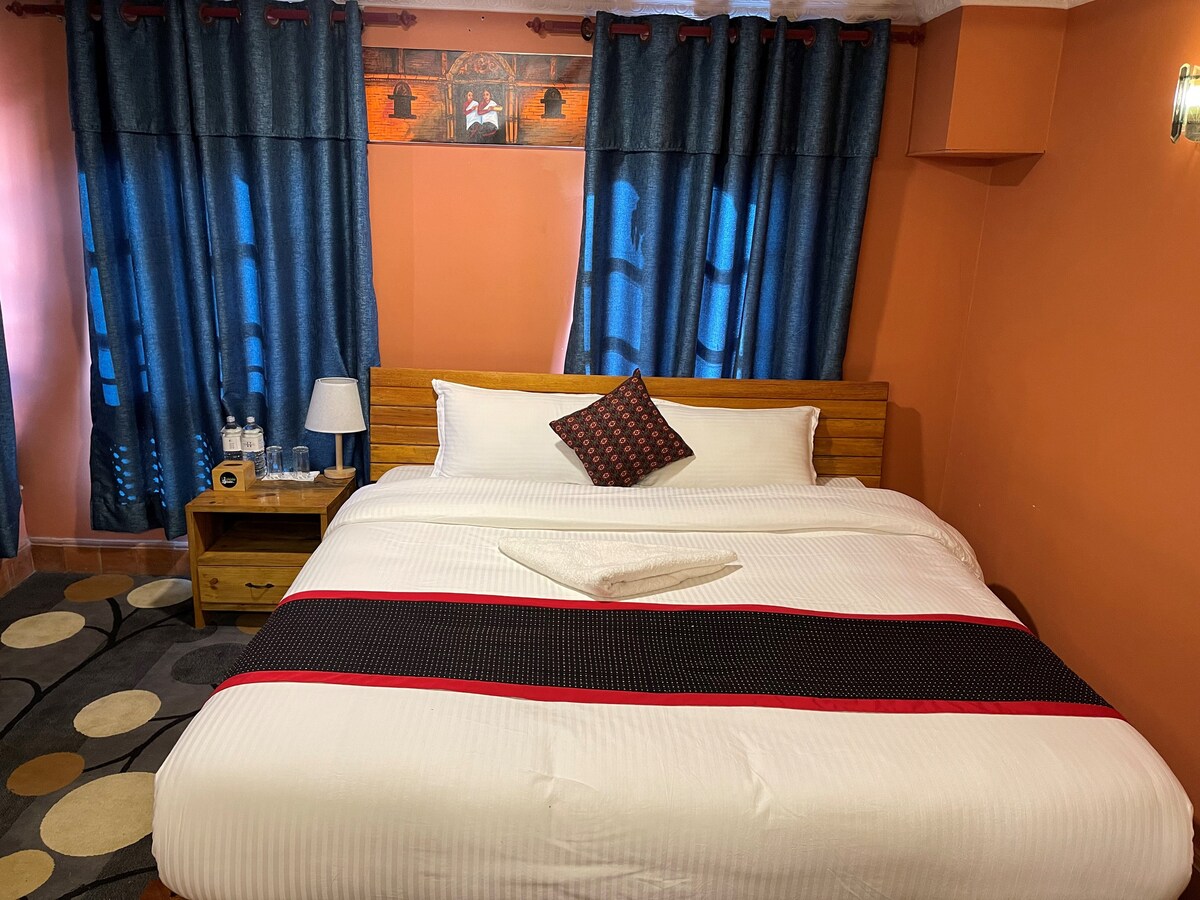 Hotel Empire & Rooftop Restaurant — photo