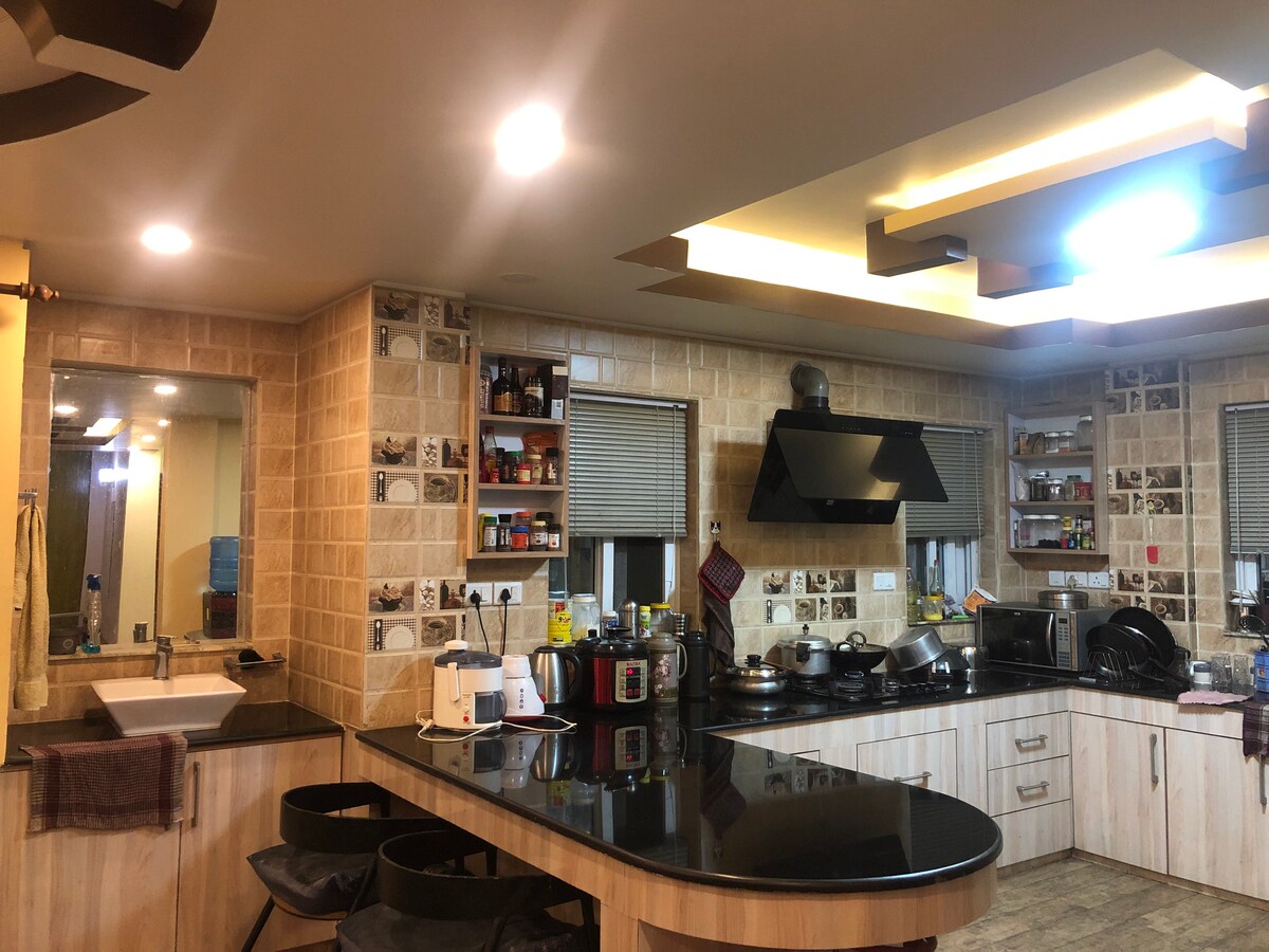 Bedroom with attach bathroom in Lazimpat Kathmandu — photo