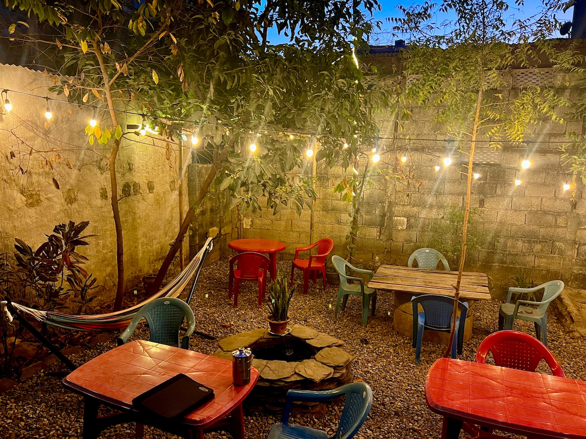 Queen size bed with A/C,garden — photo