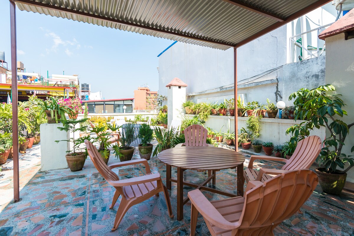 twin room with private bathroom — photo