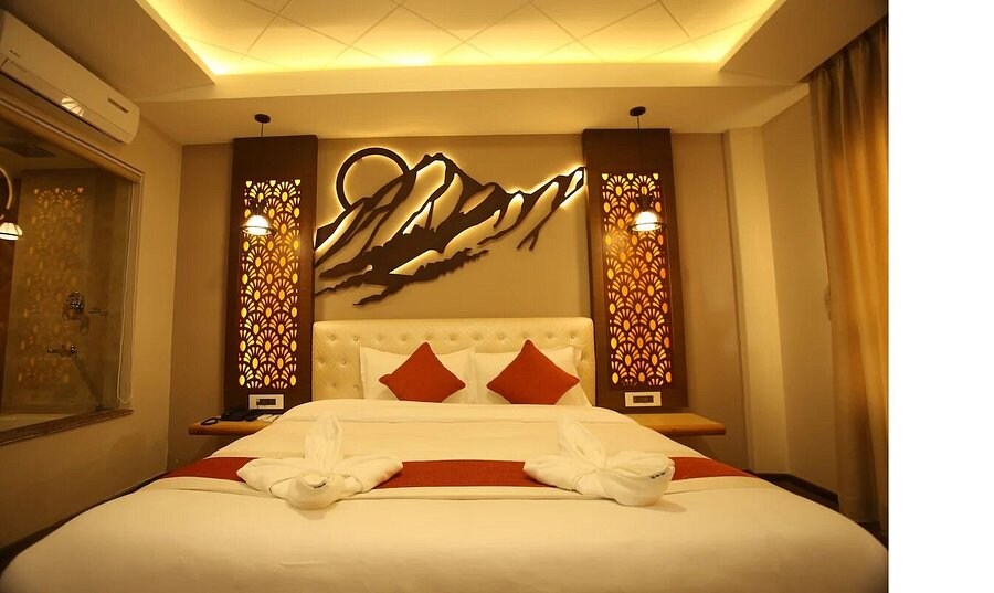 Nice food fun server — photo