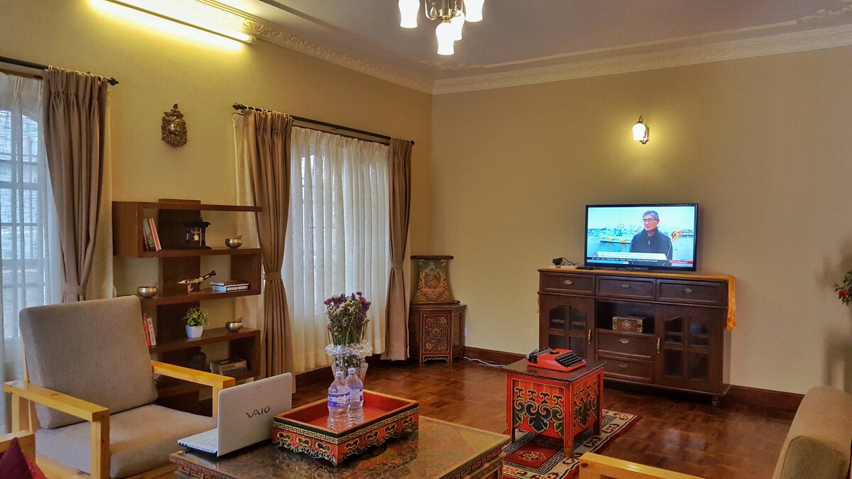 SUPERHOST | Boutique 1BHK Tibet Designer Apartment — photo