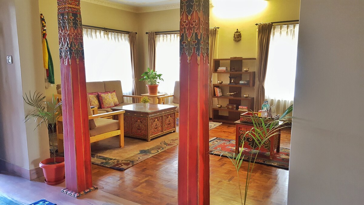 SUPERHOST | Boutique 1BHK Tibet Designer Apartment — photo