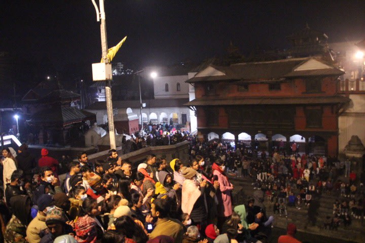 Experience the Evening Aarati Pooja at Pashupatinath Temple in Kathmandu