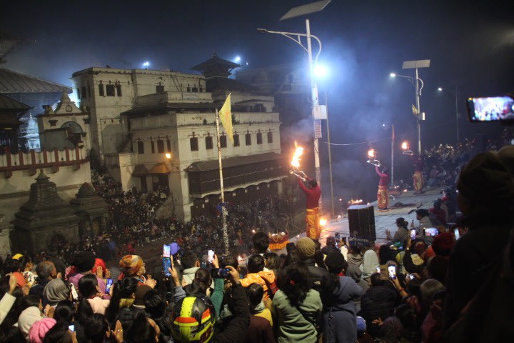 Experience the Evening Aarati Pooja at Pashupatinath Temple in Kathmandu — photo 3