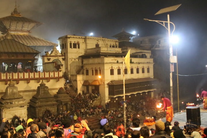 Experience the Evening Aarati Pooja at Pashupatinath Temple in Kathmandu — photo 4