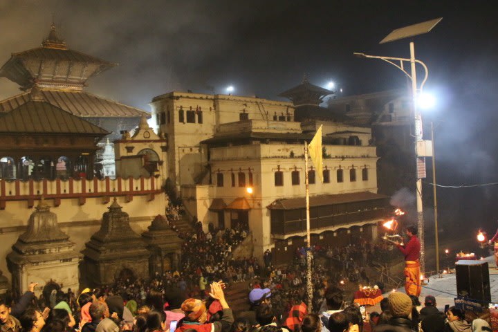 Experience the Evening Aarati Pooja at Pashupatinath Temple in Kathmandu — photo 5