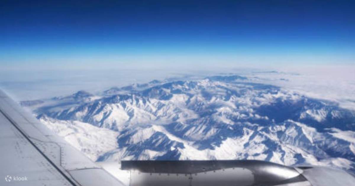 Experience the Stunning Mount Everest on a Scenic Tour by Plane from Kathmandu with Transfers — photo 5