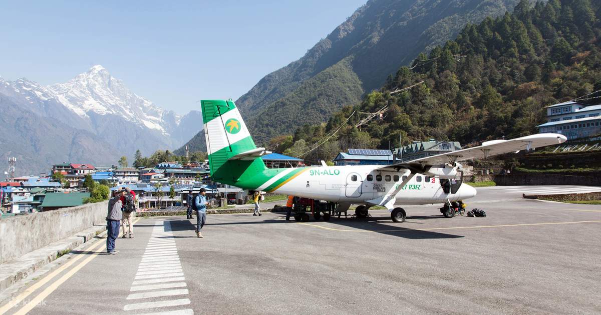 Everest Base Camp (EBC) 10-Day Trek photo 2