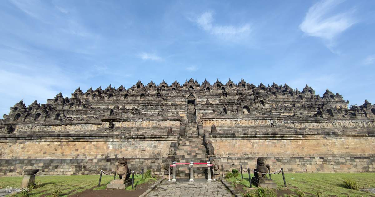 Borobudur Temple and Nepal Van Java Trekking Experience Tour from Yogyakarta photo 3