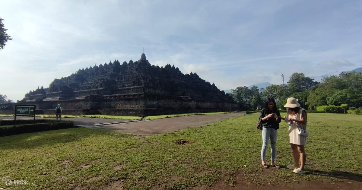 Borobudur Temple and Nepal Van Java Trekking Experience Tour from Yogyakarta photo 4